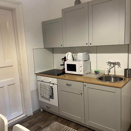 Idill Apartmanhaz B&B Tiszafured Bagian luar foto