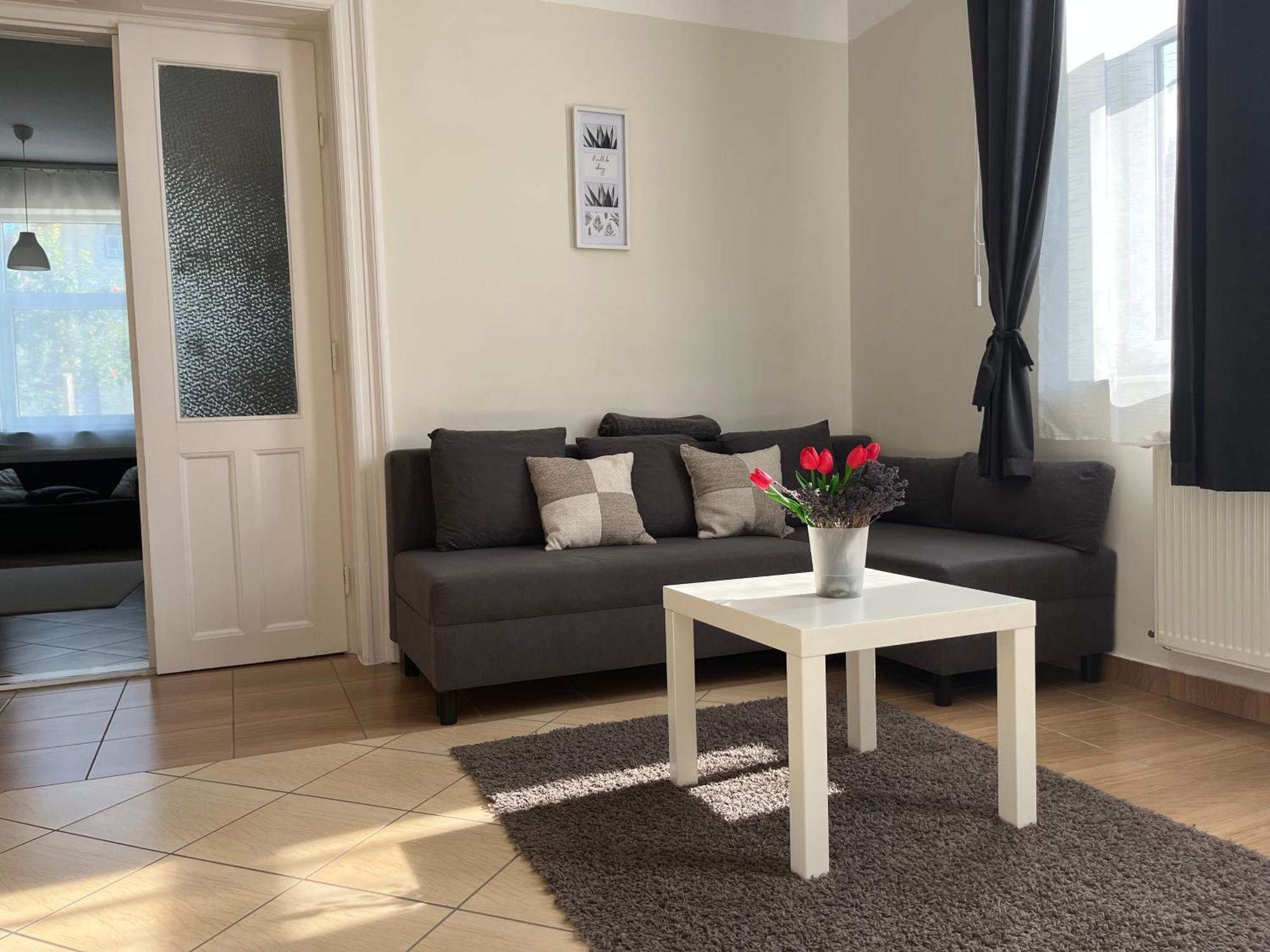 Idill Apartmanhaz B&B Tiszafured Bagian luar foto