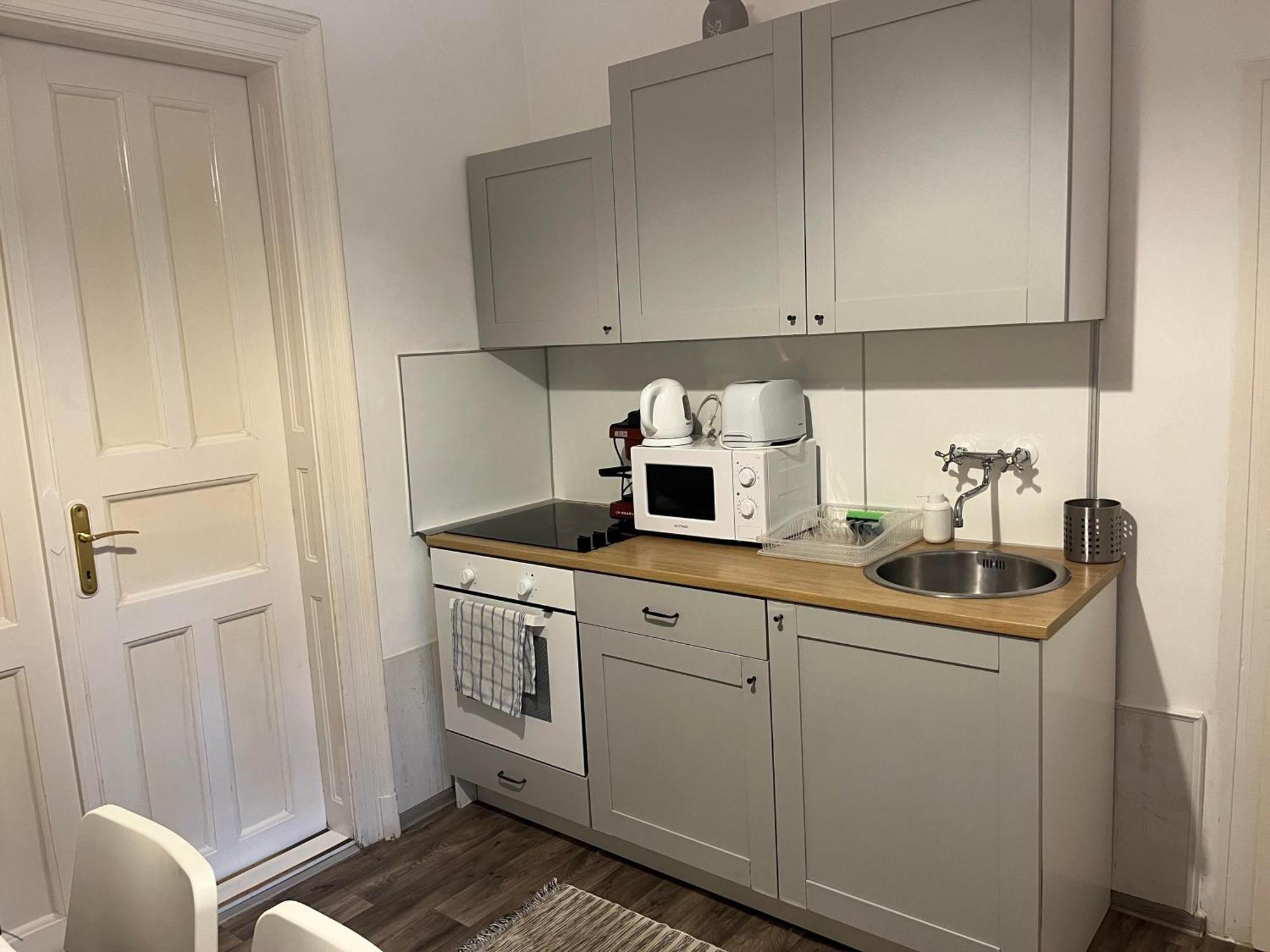 Idill Apartmanhaz B&B Tiszafured Bagian luar foto