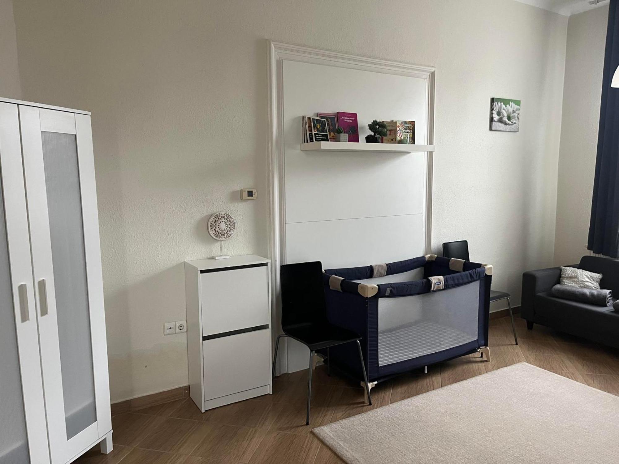 Idill Apartmanhaz B&B Tiszafured Bagian luar foto